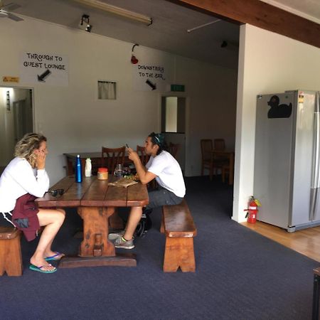 Bouncing Lamb Backpackers Hostel Nelson Buitenkant foto